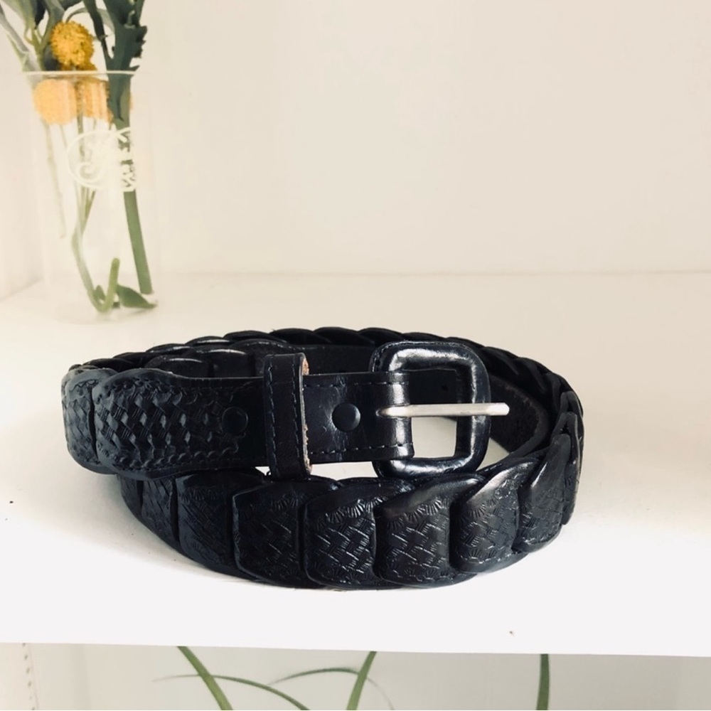 VTG Made in Mexico Black Tooled LeatherBasket chain Western Boho Belt